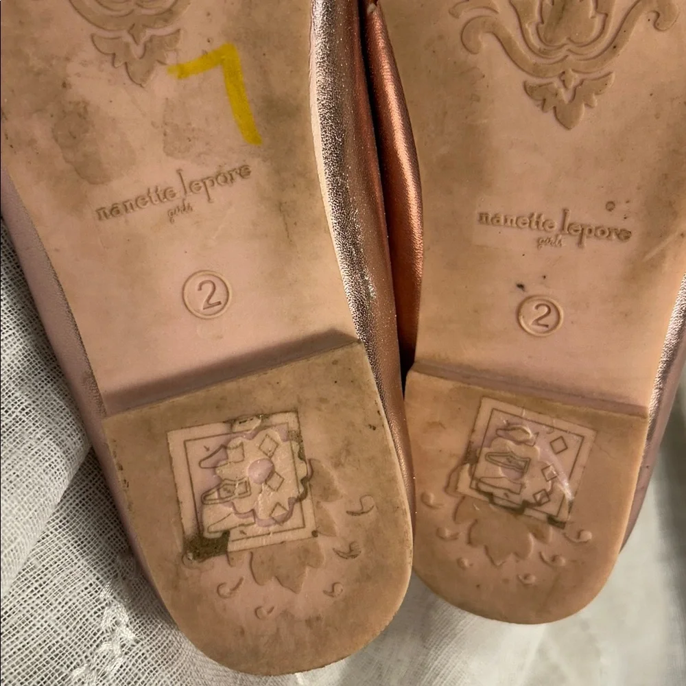 Nanette Lepore sparkly butterfly- bow flats stamped sz 2